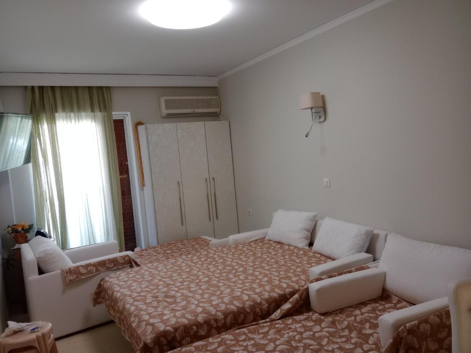Modern Studio By The Sea Лутра Едипсу Екстериор снимка