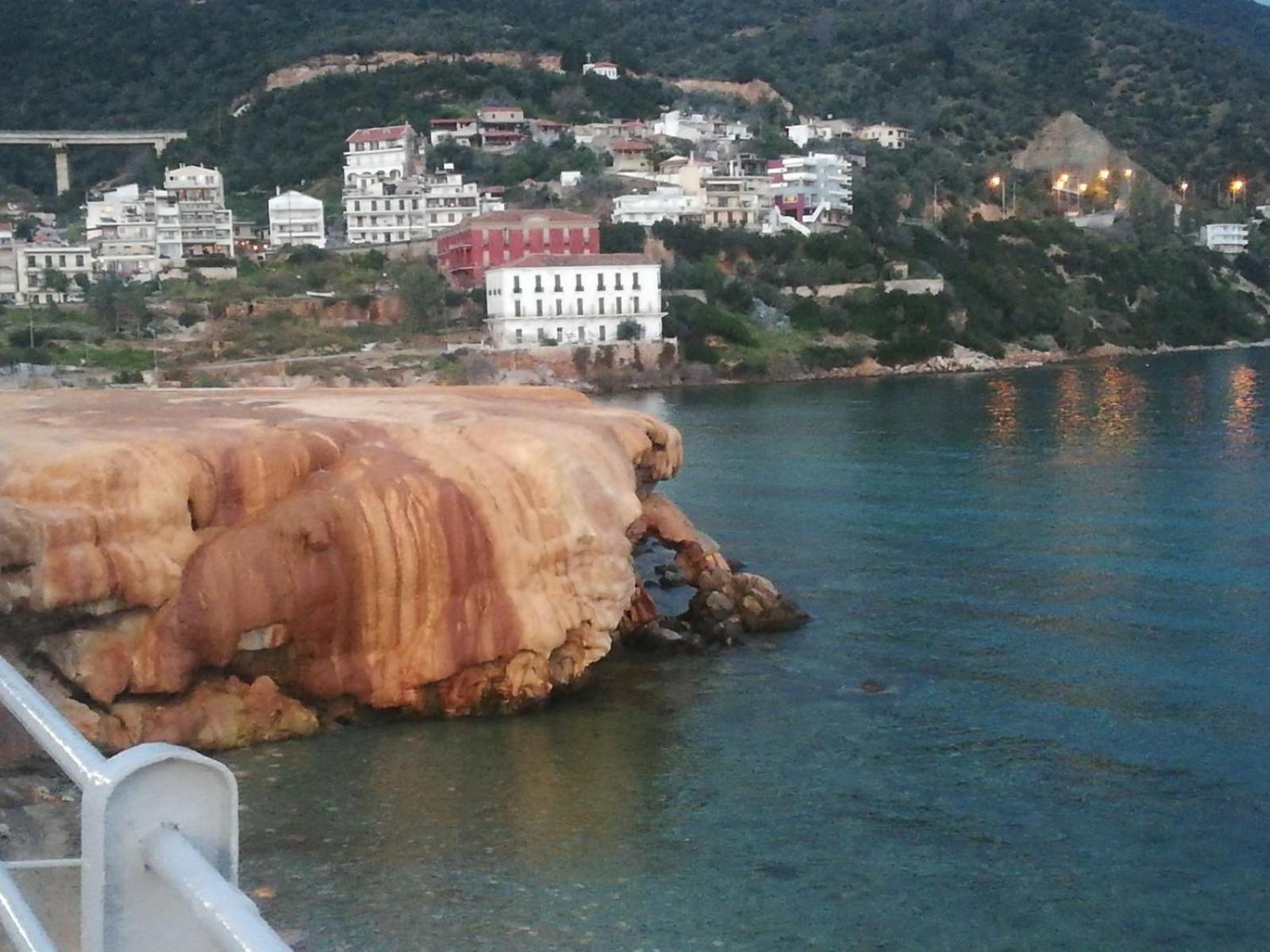 Modern Studio By The Sea Лутра Едипсу Екстериор снимка
